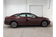 $21897 : Nissan Altima 2024 2.5 SV 4d thumbnail