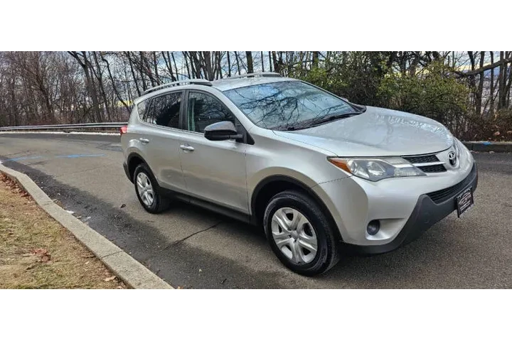 $5795 : 2013 RAV4 LE image 4