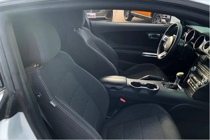 $11606 : Ford Mustang 2015 V6 2dr Fas image 8