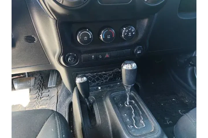 $15184 : Jeep Wrangler JK Unlimited 2 image 10