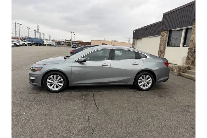 $14850 : 2023 Malibu LT image 4