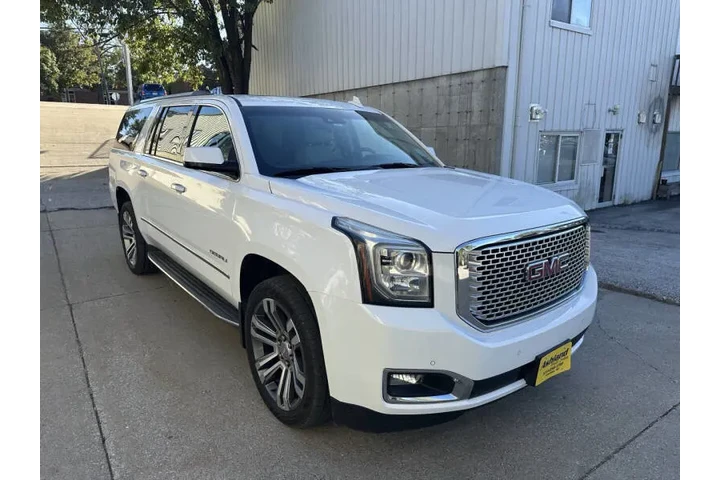 $18900 : 2017 GMC Yukon XL Denali image 8