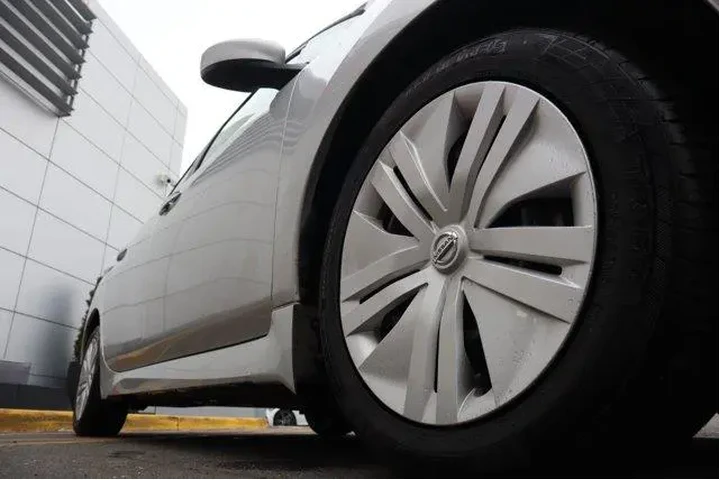 $8785 : Nissan LEAF 2022 S 4dr Hatch image 10