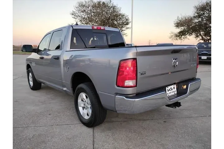 $33988 : Ram 1500 Classic 2023 4x4 SL image 3