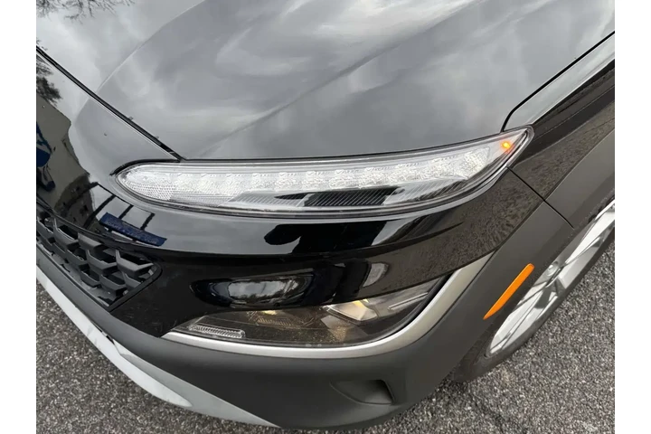 $17985 : Hyundai KONA 2023 AWD SEL 4d image 8