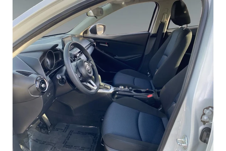 $16639 : Toyota Yaris 2019 image 9