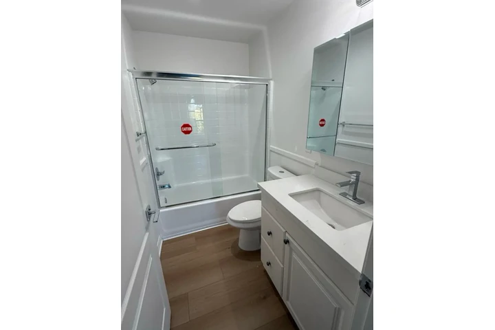 $2900 : 4Bed/2Bath house in Inglewood image 6