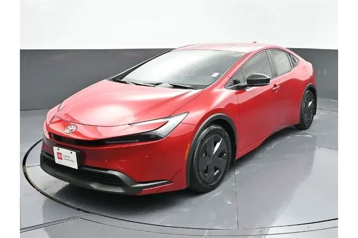 $26094 : Toyota Prius 2024 LE 4dr Hat image 1