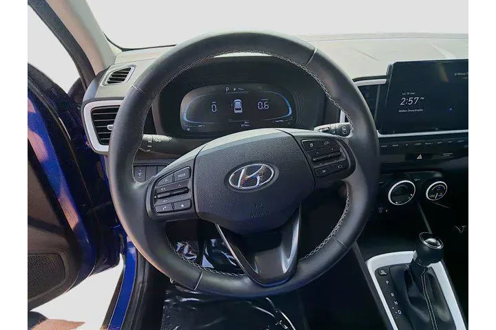 $15853 : Hyundai VENUE 2023 Limited 4 image 8