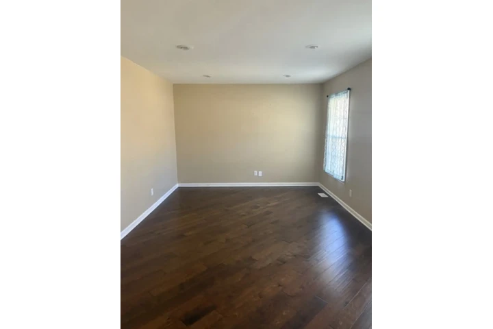 $2800 : Rent image 10