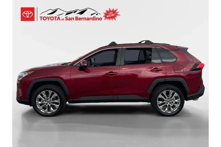 $25990 : Toyota RAV4 2021 XLE Premium image 2