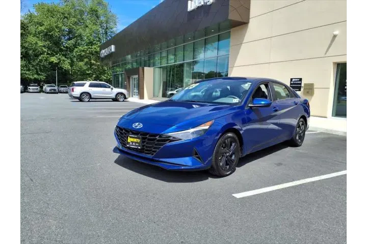 $17799 : Hyundai ELANTRA 2023 SEL 4dr image 3