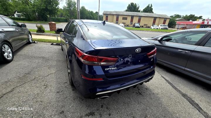 2019 Optima S Auto image 3