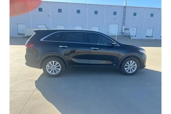 $14030 : Kia Sorento 2020 AWD LX 4dr image 4