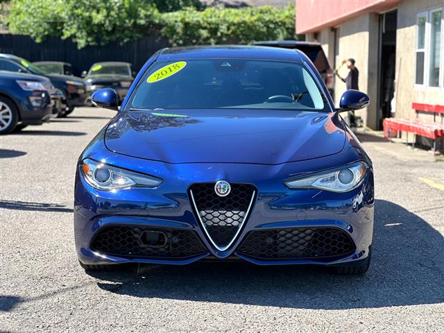 $18999 : 2018 Alfa Romeo Giulia image 3