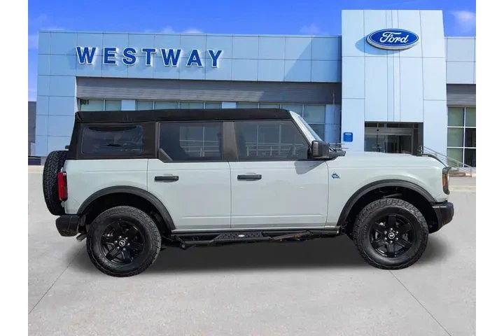 $39955 : Ford Bronco 2024 4x4 Black D image 2