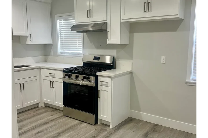 $1000 : Serene Environment To Enjoy !! image 2