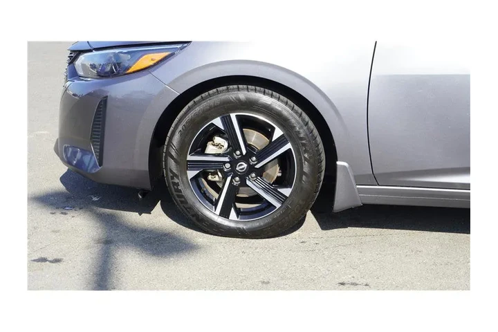 $19284 : 2024 Sentra SV image 9