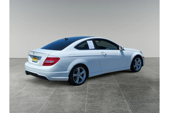 $9900 : Mercedes-Benz C-Class 2015 C image 9