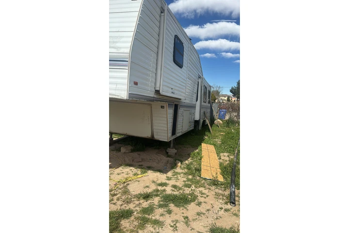 $950 : Rento traila en Victorville.ca image 2