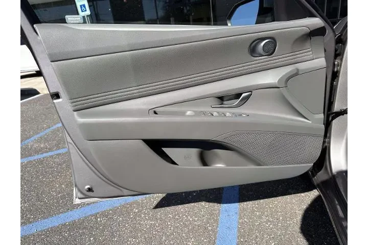 $17999 : Hyundai ELANTRA 2023 SEL 4dr image 8