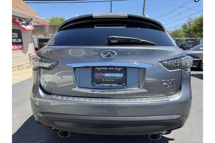 $10699 : 2017 QX70 image 9