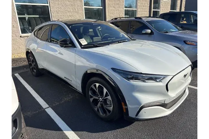 $28995 : Ford Mustang Mach-E 2023 Pre image 2