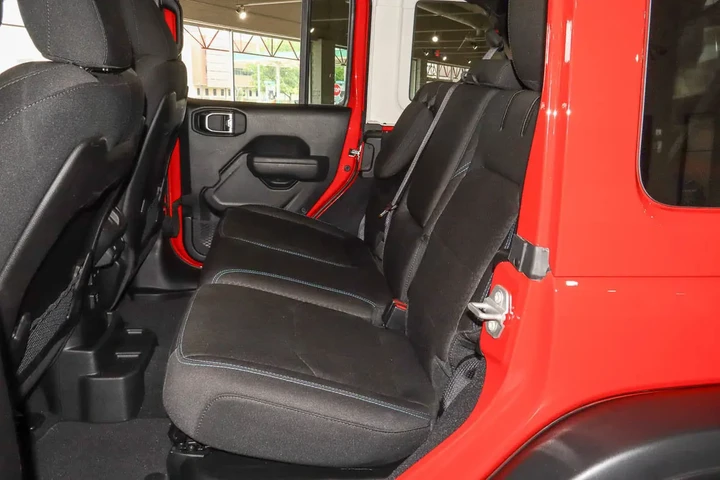 $37988 : 2025 Wrangler 4xe Rubicon 4x4 image 8