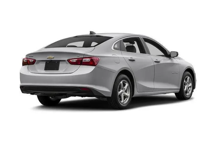 2017 Malibu LS image 4