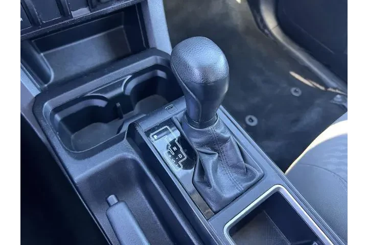 $22256 : Toyota Tacoma 2022 4x2 SR5 4 image 10