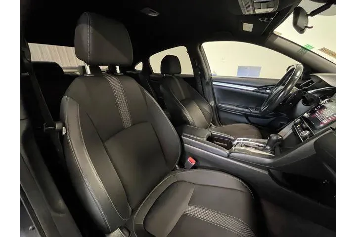 $16958 : Honda Civic 2019 Sport 4dr S image 9