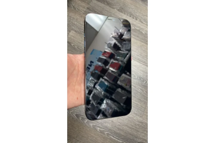 $489 : iphone 12 pro max - 512GB image 4