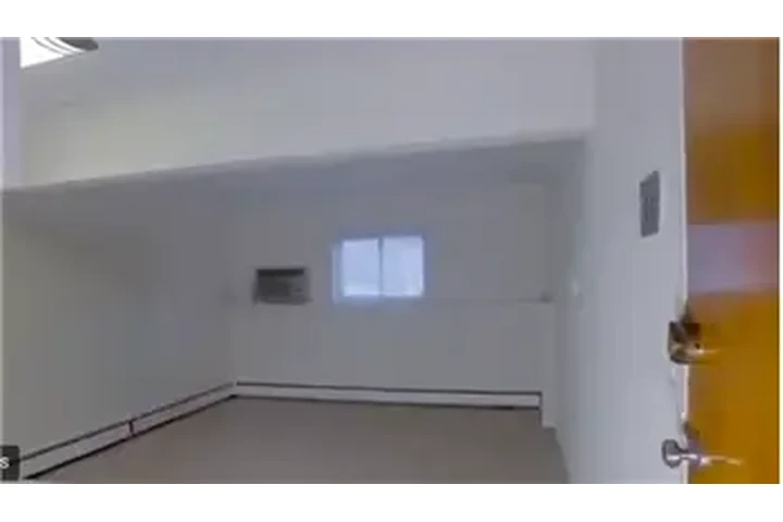 $1810 : Rental property with 0 bedro image 3