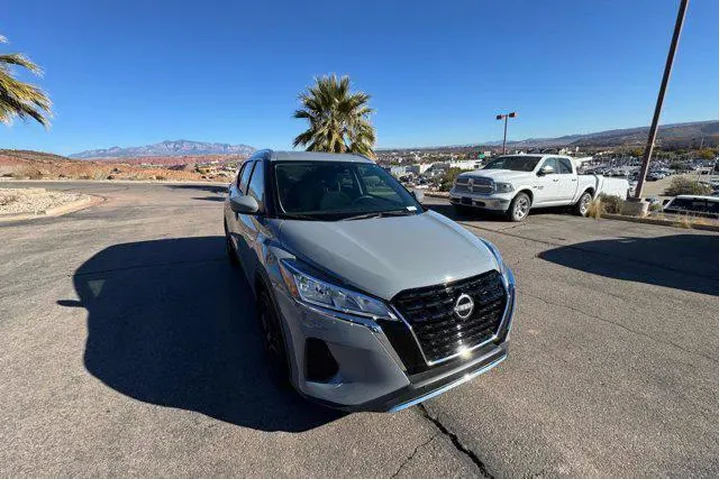 $19500 : Nissan Kicks 2024 SV 4dr Cro image 7