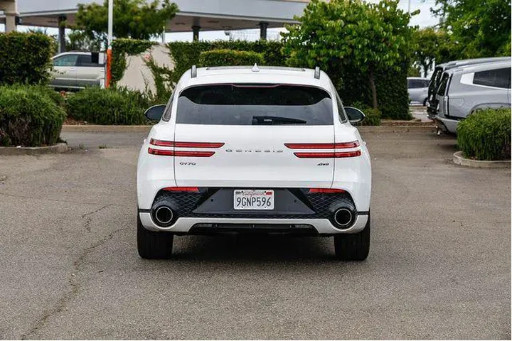 $39991 : Genesis GV70 2023 AWD 2.5T S image 4