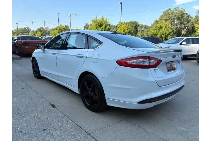 $8950 : 2016 Fusion SE image 7