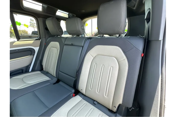 $55997 : 2022 Defender X-Dynamic HSE image 10
