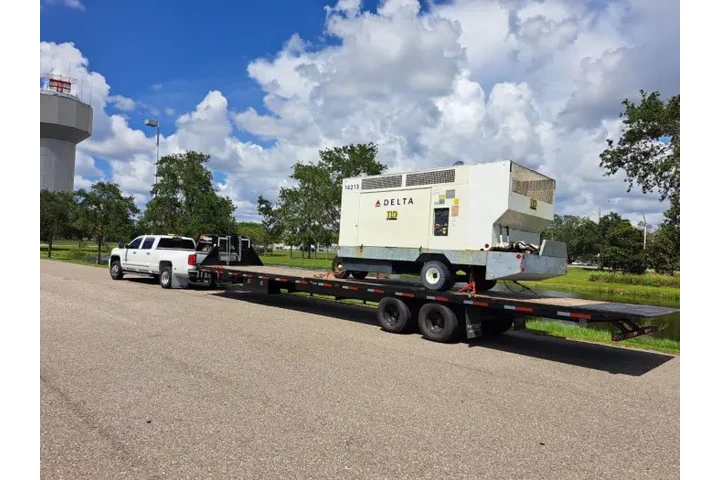 REMOLQUE DE MAQUINARIA PESADA. image 1