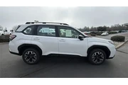 $28390 : Subaru Forester 2025 AWD Bas thumbnail