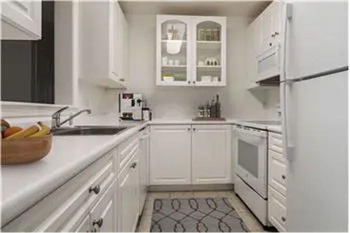 $2510 : Rental property with 1 bedro image 2