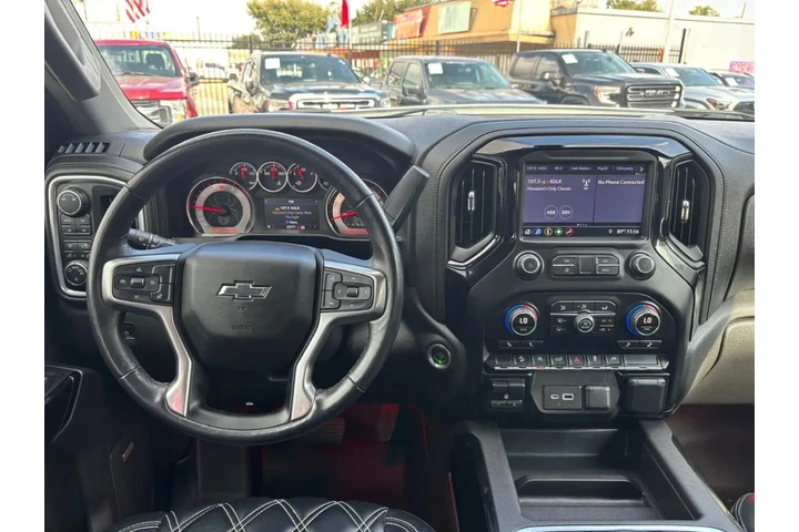 2019 Silverado 1500 RST Crew image 8