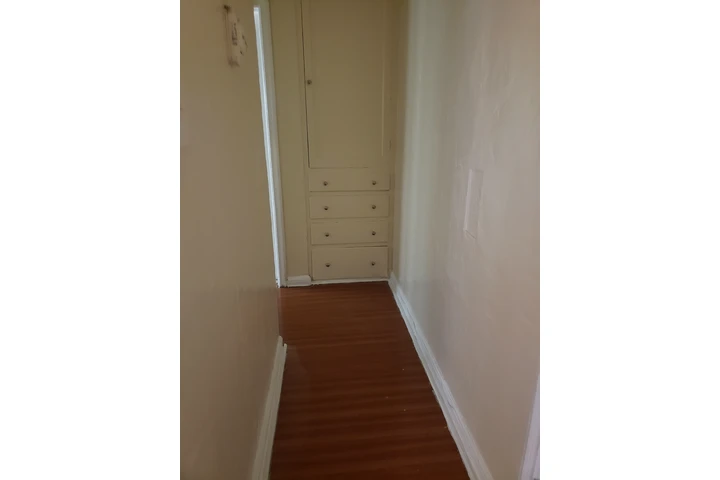 $1595 : 1 bedroom image 4