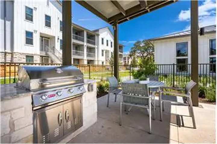 $1863 : Rental property with 3 bedro image 9