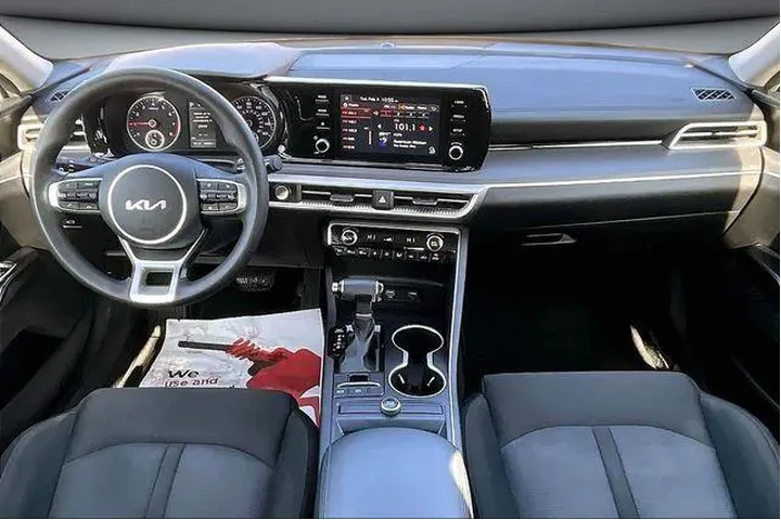 $19500 : Kia K5 2022 LXS 4dr Sedan image 7