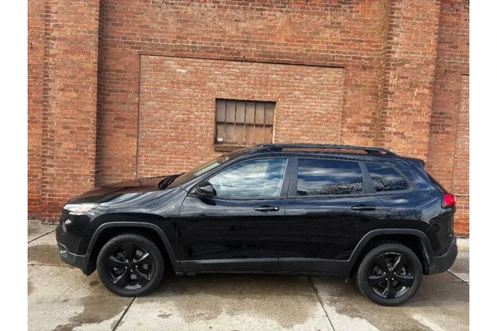 $10000 : 2017 Cherokee High Altitude image 5