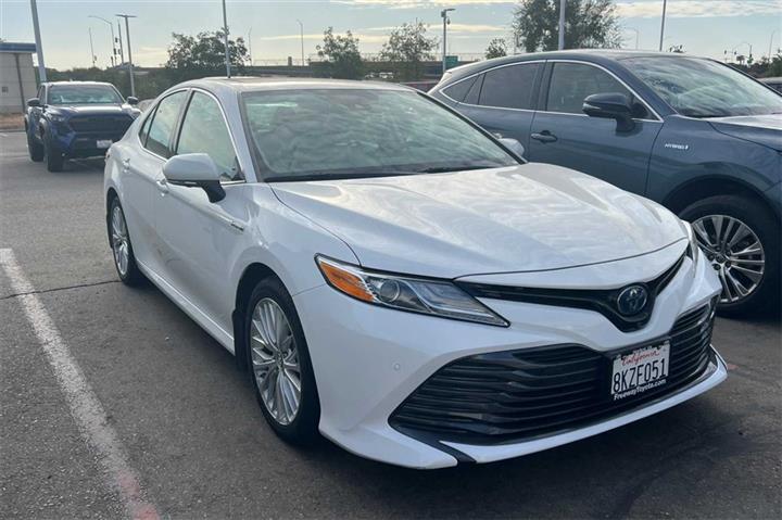 $25350 : Camry Hybrid XLE image 2