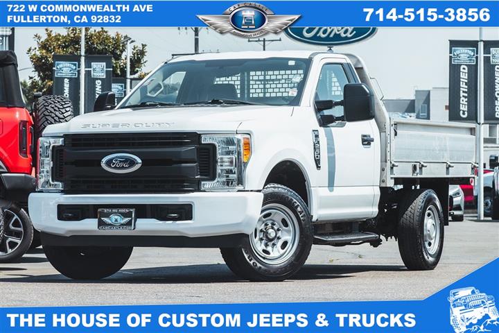 2017 Super Duty F-250 SRW XL image 1