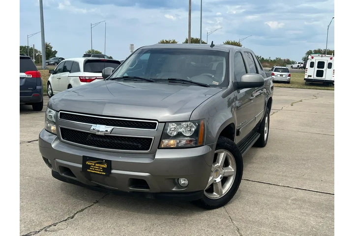 2007 Avalanche LTZ 2WD image 2