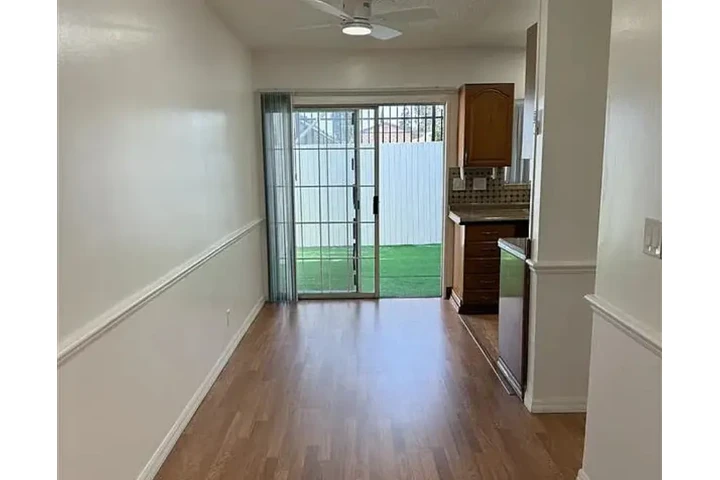 $1795 : Spacious 2 story - 2 bedroom 1 image 1