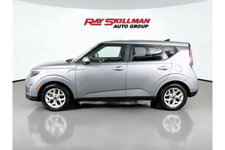 $20975 : Kia Soul 2024 LX 4dr Crossov image 4